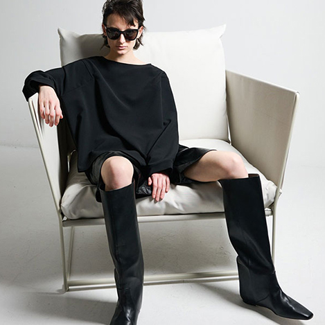 ユニークで計算されたミニマリズム。「コグ ザ ビッグスモーク」の無二のコレクションが新着