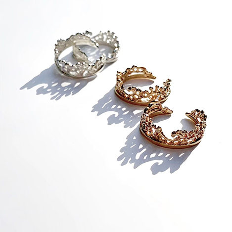 「カオル」を象徴する“LACE”ジュエリー