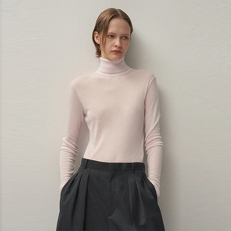 素肌に心地よい「エイトン」の上質ハイゲージニット