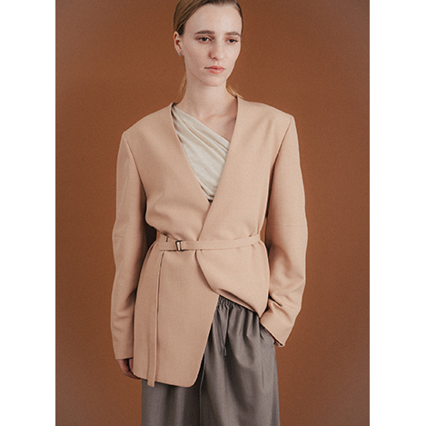 さっと纏うだけでスタイルが完成する、注目の羽織アイテム