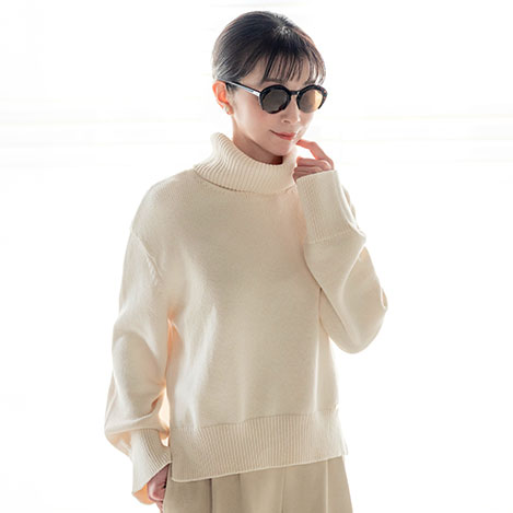 ベーシックカラーで楽しむ、春の多彩なスタイル