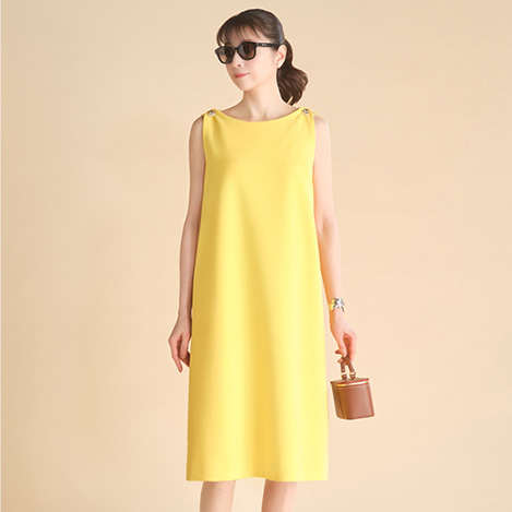 着る人の美しさを引き立てる、品格カラーの新作トップ＆ドレス