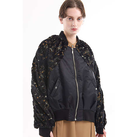 日常で心がときめく「ミューラル」の特別なニット&アウター