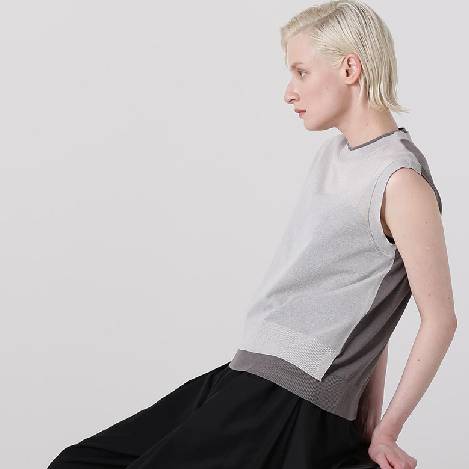 【PICK UP】夏から秋への切り替えにおすすめのシアーニット