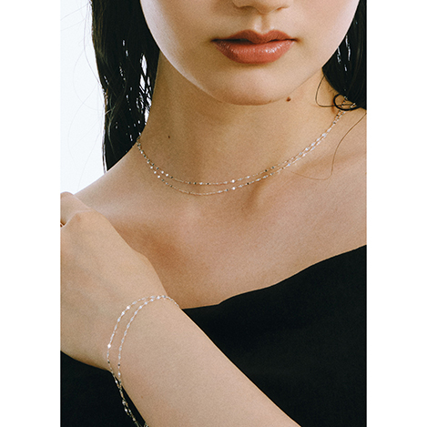 凛とした輝きを纏う「メゾンドパルス」のシルバーネックレス2選