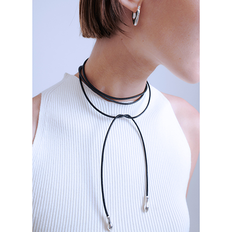 秋の装いに添える私らしさ 「メゾンドパルス」のネックレス2選