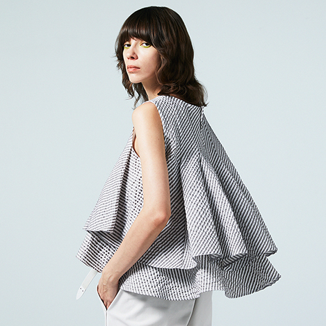 「オーヴィル」から、夏に映える新作ブラウスをご紹介。