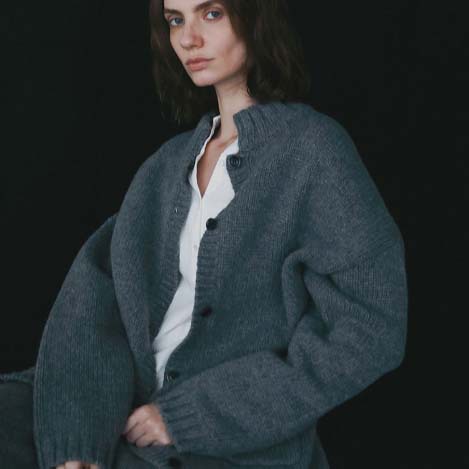 もう、コーディネートに迷わない。大人のニットセットアップ