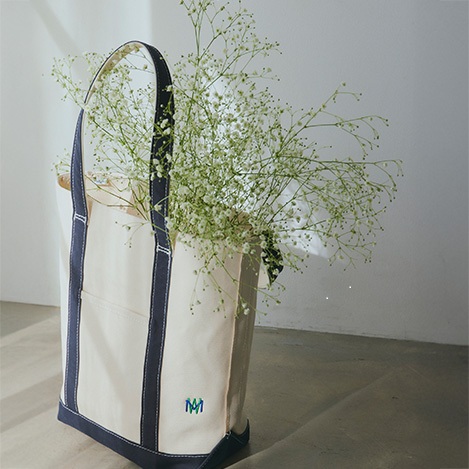 シンプルで上品なキャンバストートをPICK UP