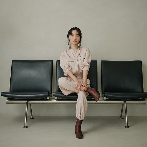 秋の装いが決まる、「エストラータ」のオールインワン&セットアップ