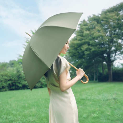日差しを遮り、心地よさを纏う。この夏を共にする「untuleの完全遮光日傘」人気商品ランキング5選