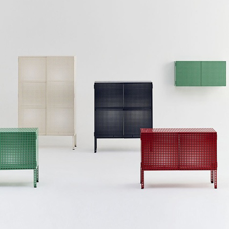 存在感を放つ収納ユニット「HAY」の新作「PERFORATED CABINET」が登場