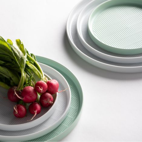 「2016/」から、シンプルでモダンなコレクションが到着!