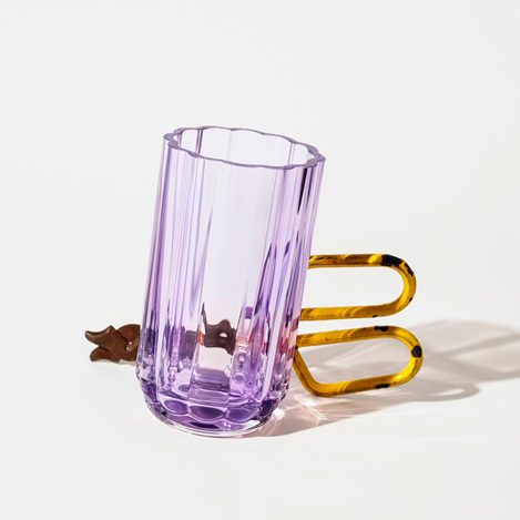 「イッタラ」から、空間を美しく彩る「プレイ」シリーズのフラワーベースが登場!