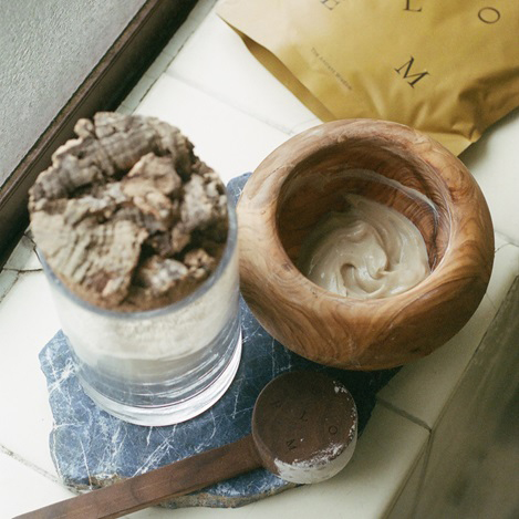 素材そのままを使って肌を整えていく「GOLEM」のスキンケア