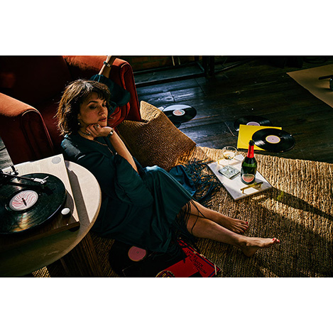 ノラ・ジョーンズのサイン入りアイテムが当たる！ 「This Life」発売記念キャンペーン